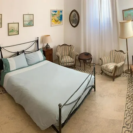 Il Pinolo, Comfy Studio In Rome's Coolest Patch, Pigneto *