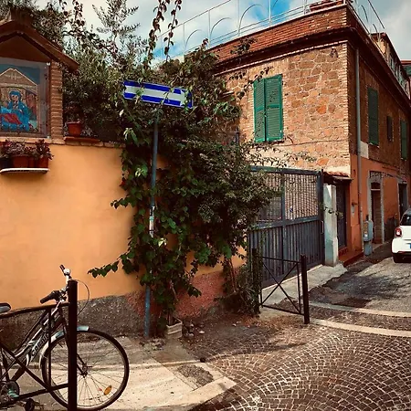 Apartment Il Pinolo, Comfy Studio In Rome's Coolest Patch, Pigneto Rom